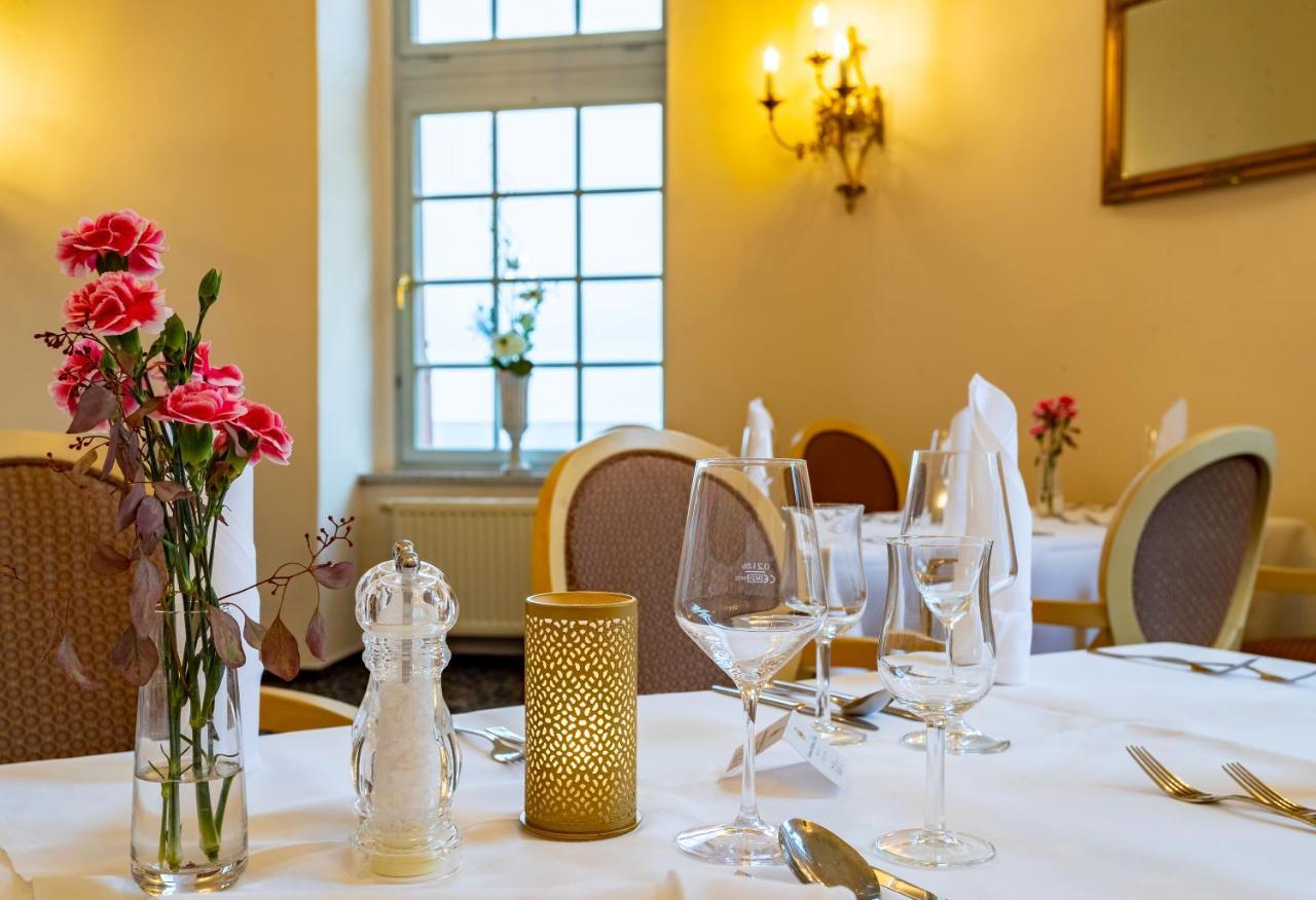 Seehotel Schloss Клинк Екстериор снимка