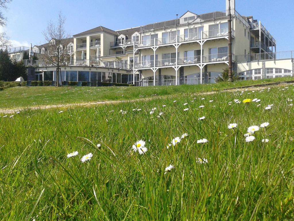 Seehotel Schloss Клинк Екстериор снимка