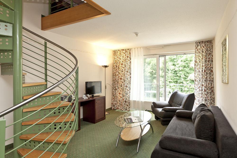 Seehotel Schloss Клинк Екстериор снимка