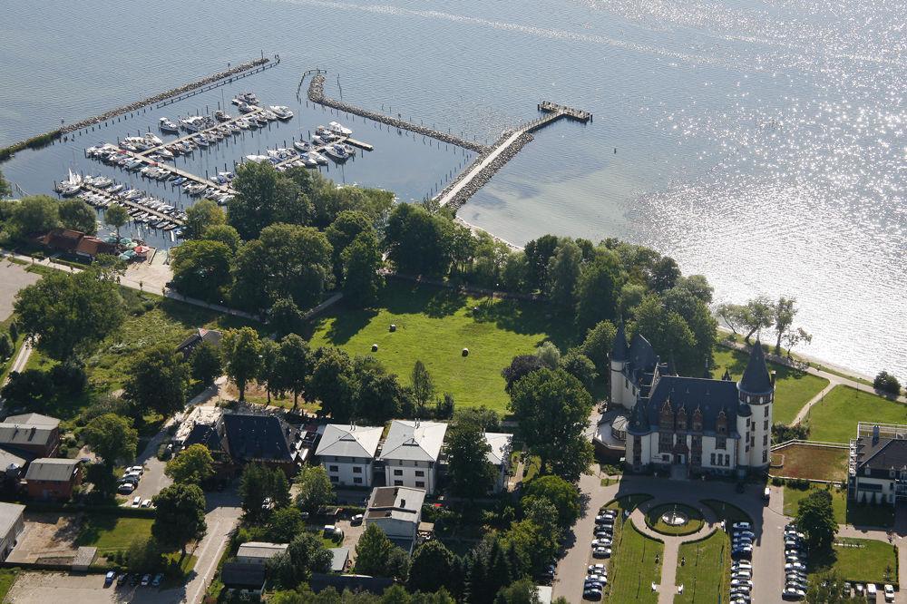 Seehotel Schloss Клинк Екстериор снимка