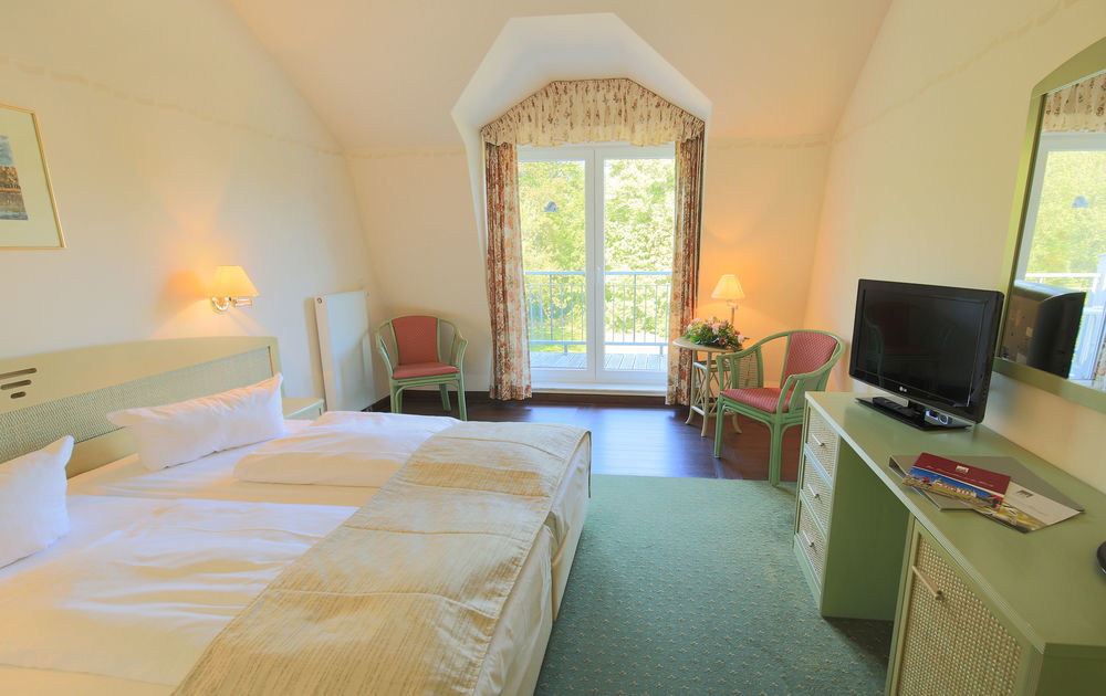 Seehotel Schloss Клинк Екстериор снимка