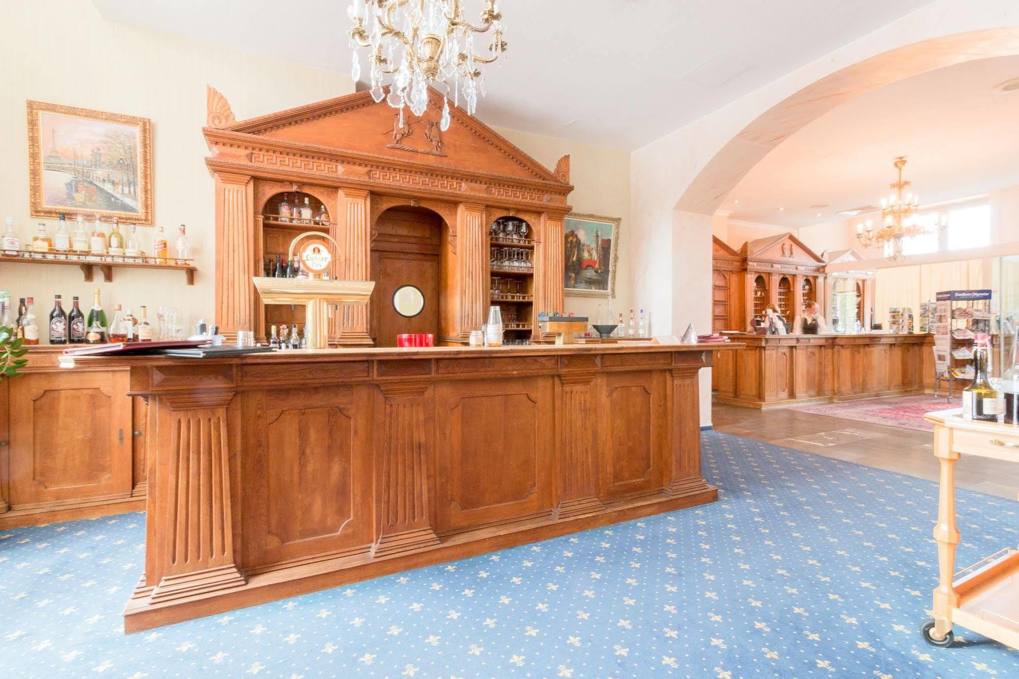 Seehotel Schloss Клинк Екстериор снимка