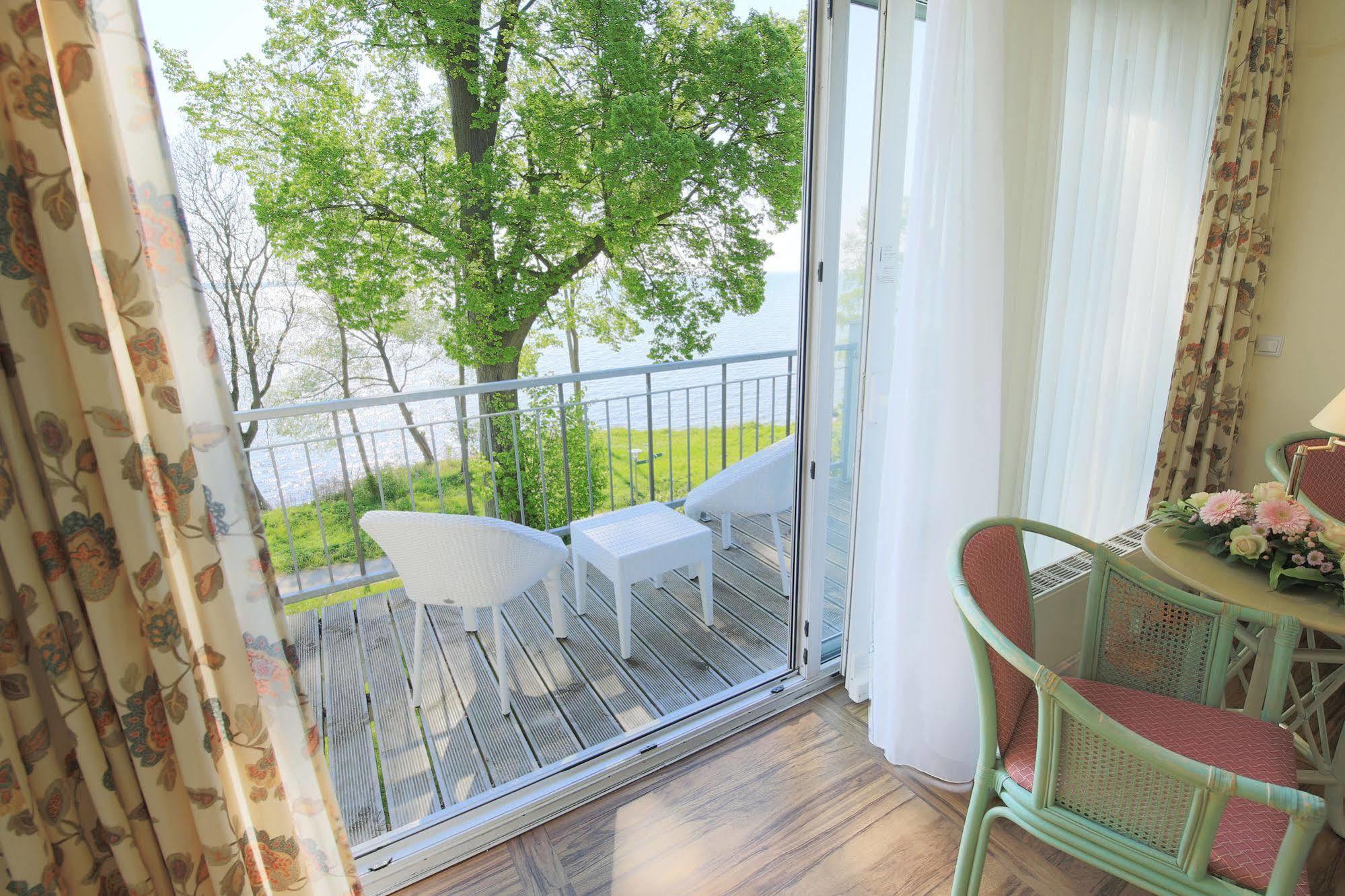 Seehotel Schloss Клинк Екстериор снимка