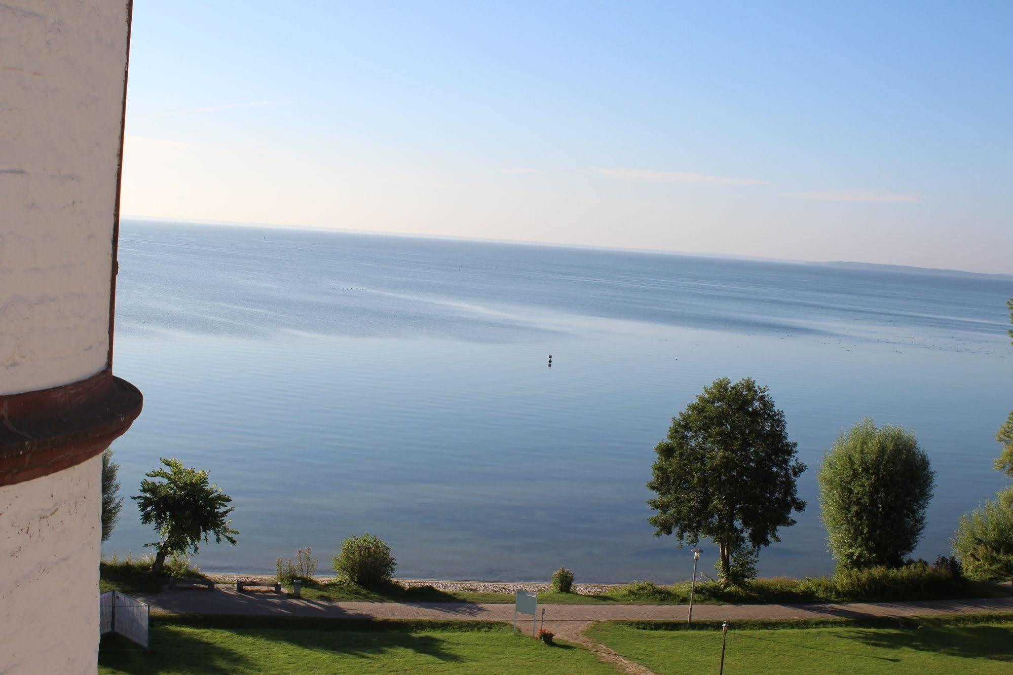 Seehotel Schloss Клинк Екстериор снимка