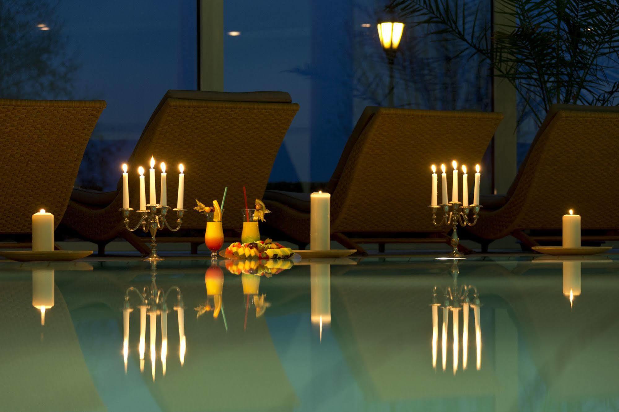 Seehotel Schloss Клинк Екстериор снимка