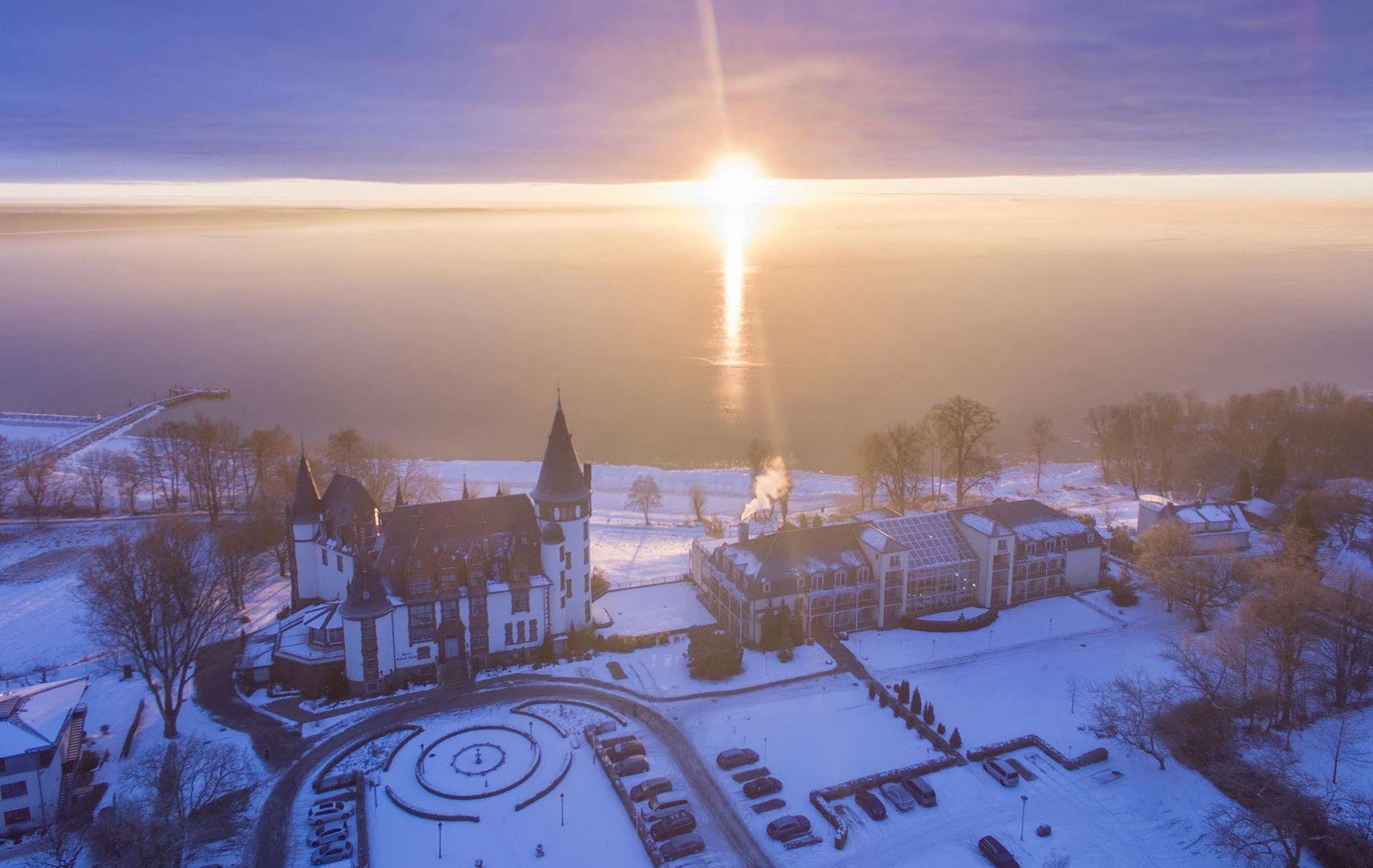 Seehotel Schloss Клинк Екстериор снимка