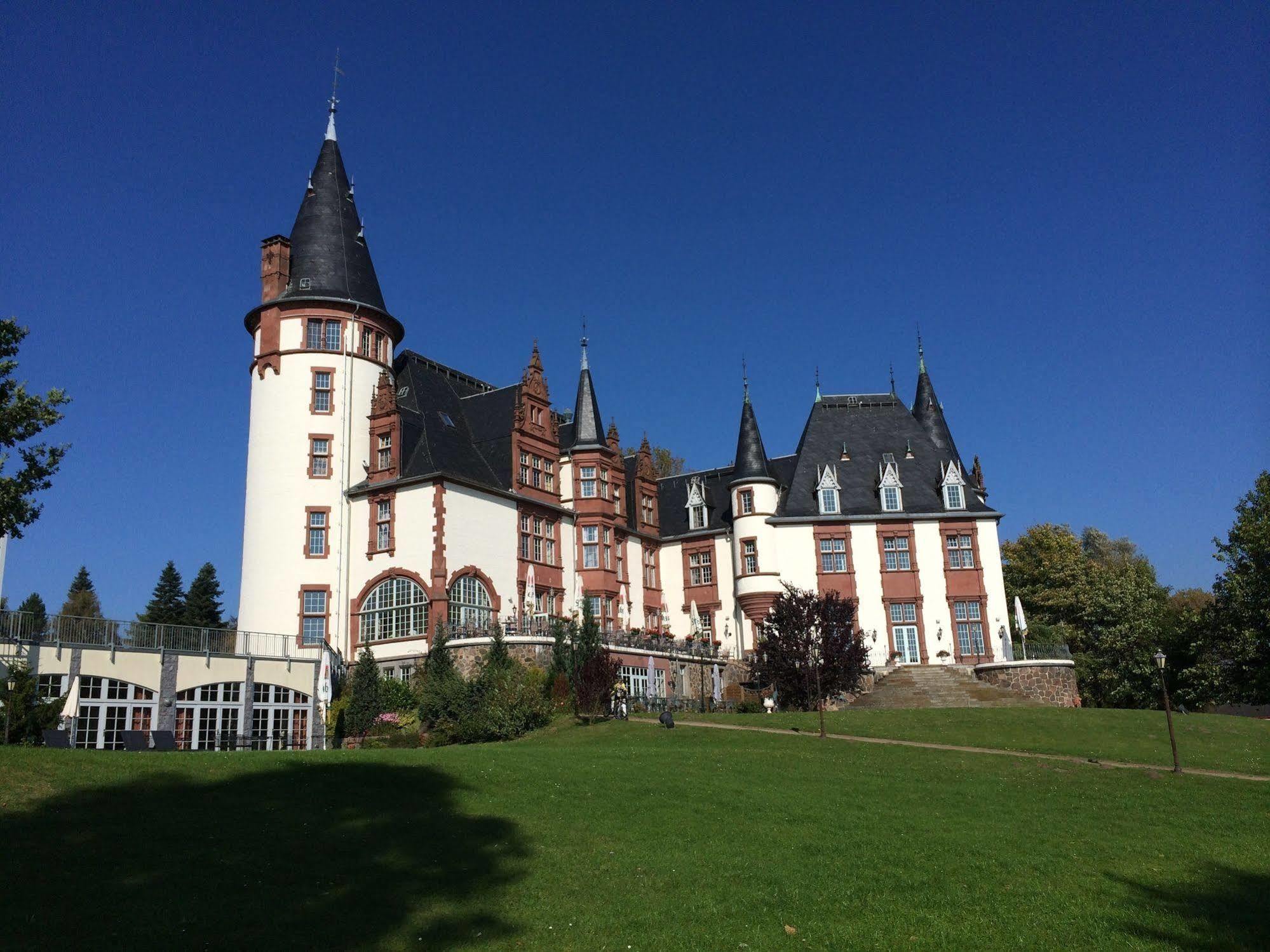 Seehotel Schloss Клинк Екстериор снимка